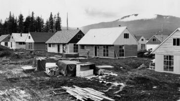 The Hullah Houses were built by the Hullah Construction Company Ltd., a Canadian construction firm founded by Norman W. Hullah in 1948. The company gained popularity for barging in pre-built houses and assembling them in Kitimat.