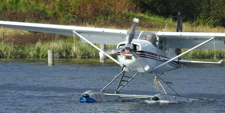 Ken Cote flying a C-GDIR,